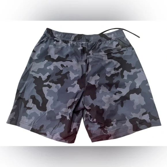 NWT Chubbies Men’s The Camo Glows 7” Performance Shorts in Black/Grey Camo in S - Picture 6 of 7